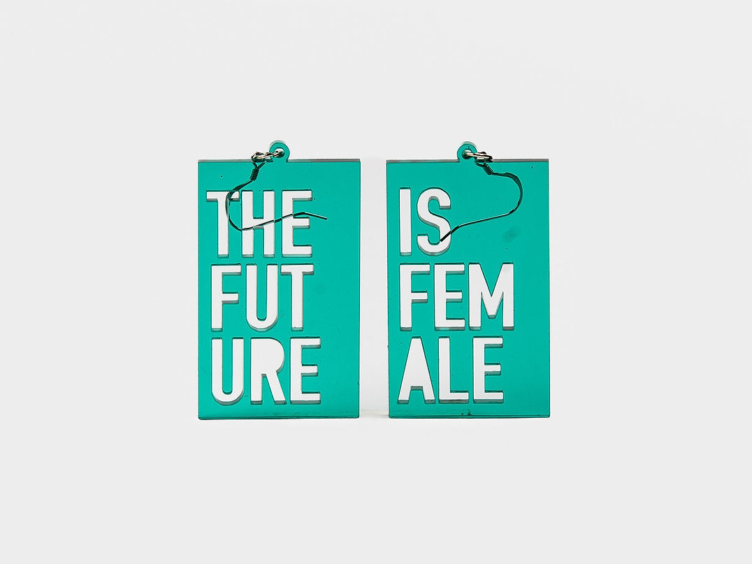 Boucles d’oreille the future is female