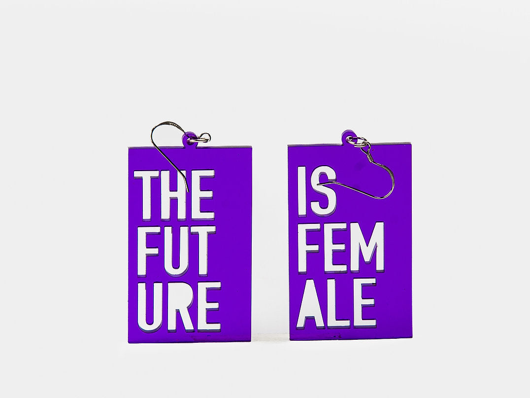 Boucles d’oreille the future is female