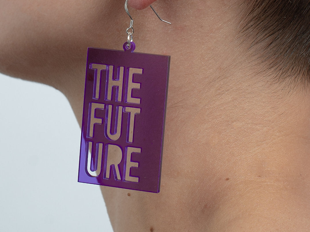 Boucles d’oreille the future is female