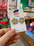 Boucles d’oreille fleur pois et cœur faune fluo